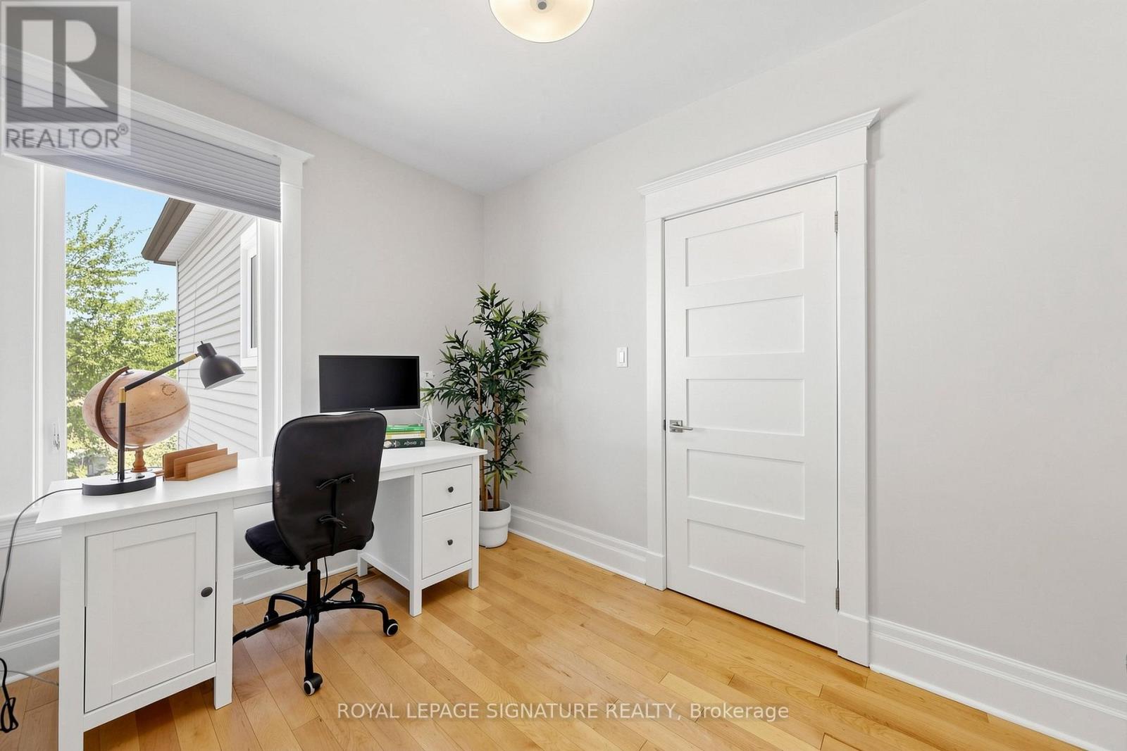 209 RHODES AVENUE - 26