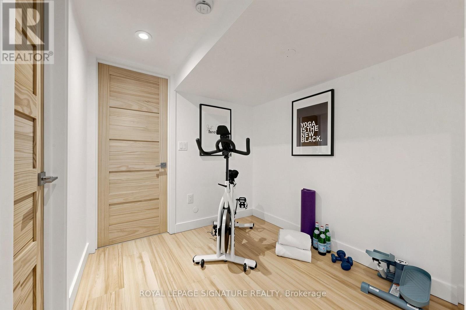 209 RHODES AVENUE - 38
