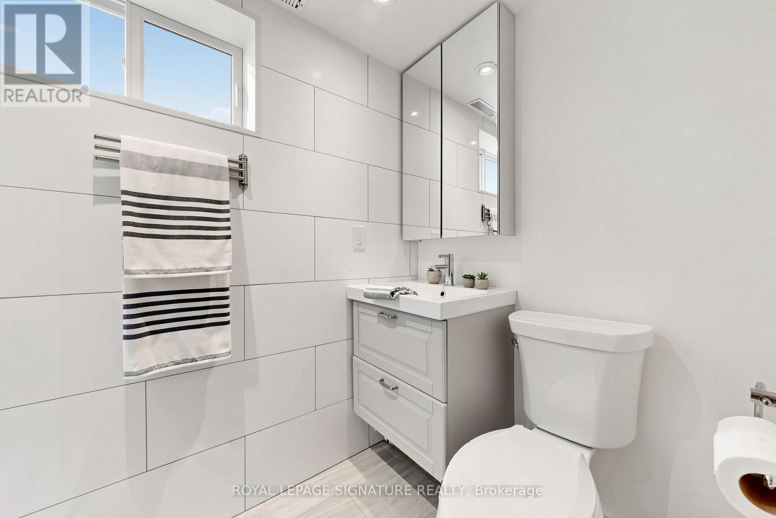 209 RHODES AVENUE - 41