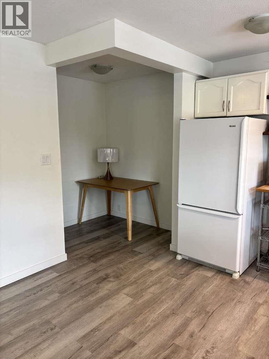 453 Alexander Avenue - 18