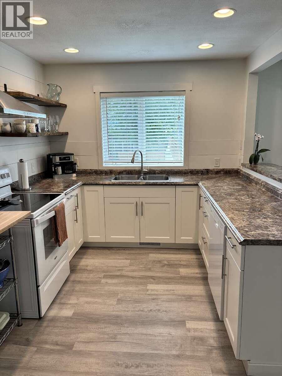 453 Alexander Avenue - 14