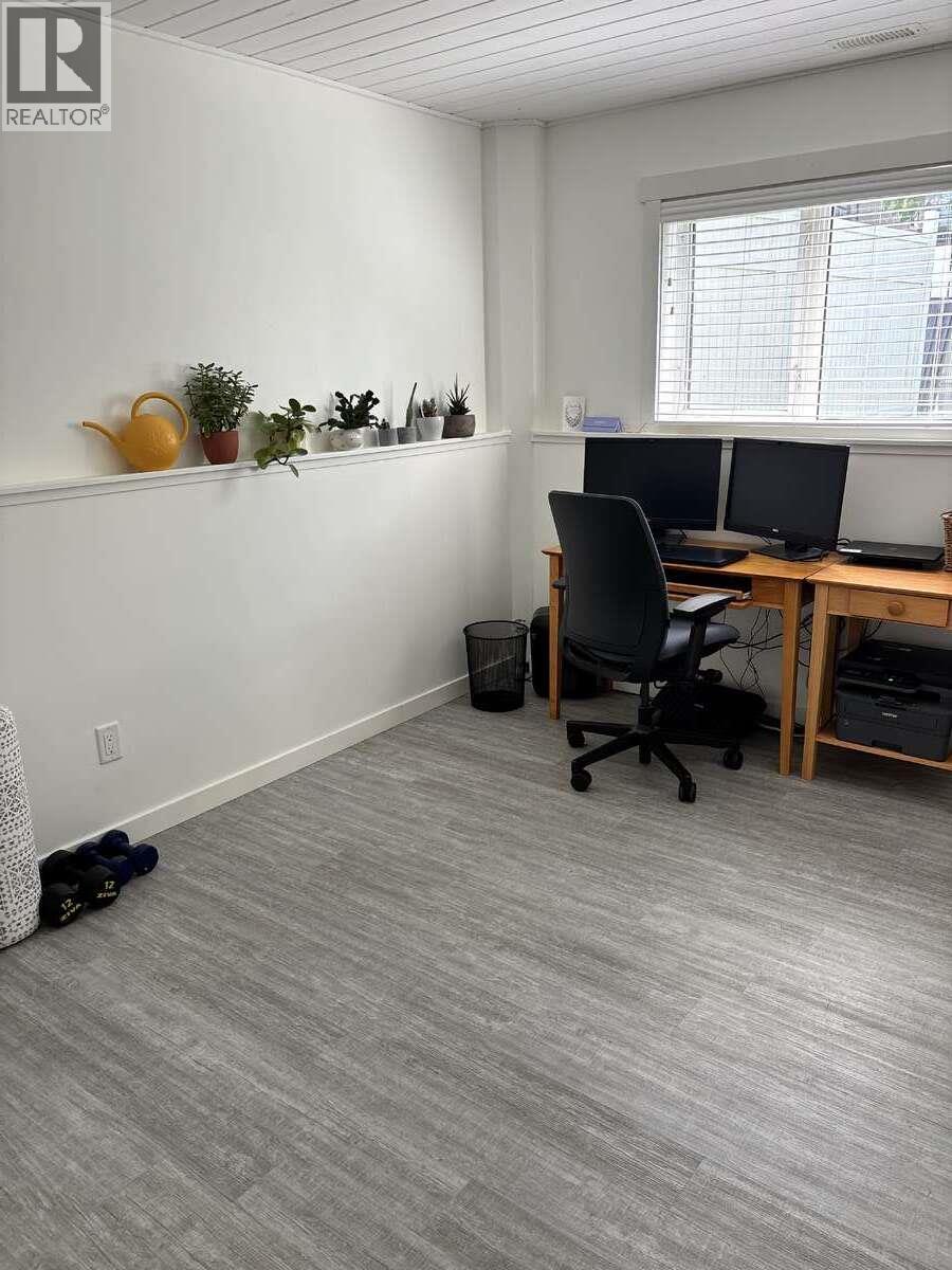 453 Alexander Avenue - 37