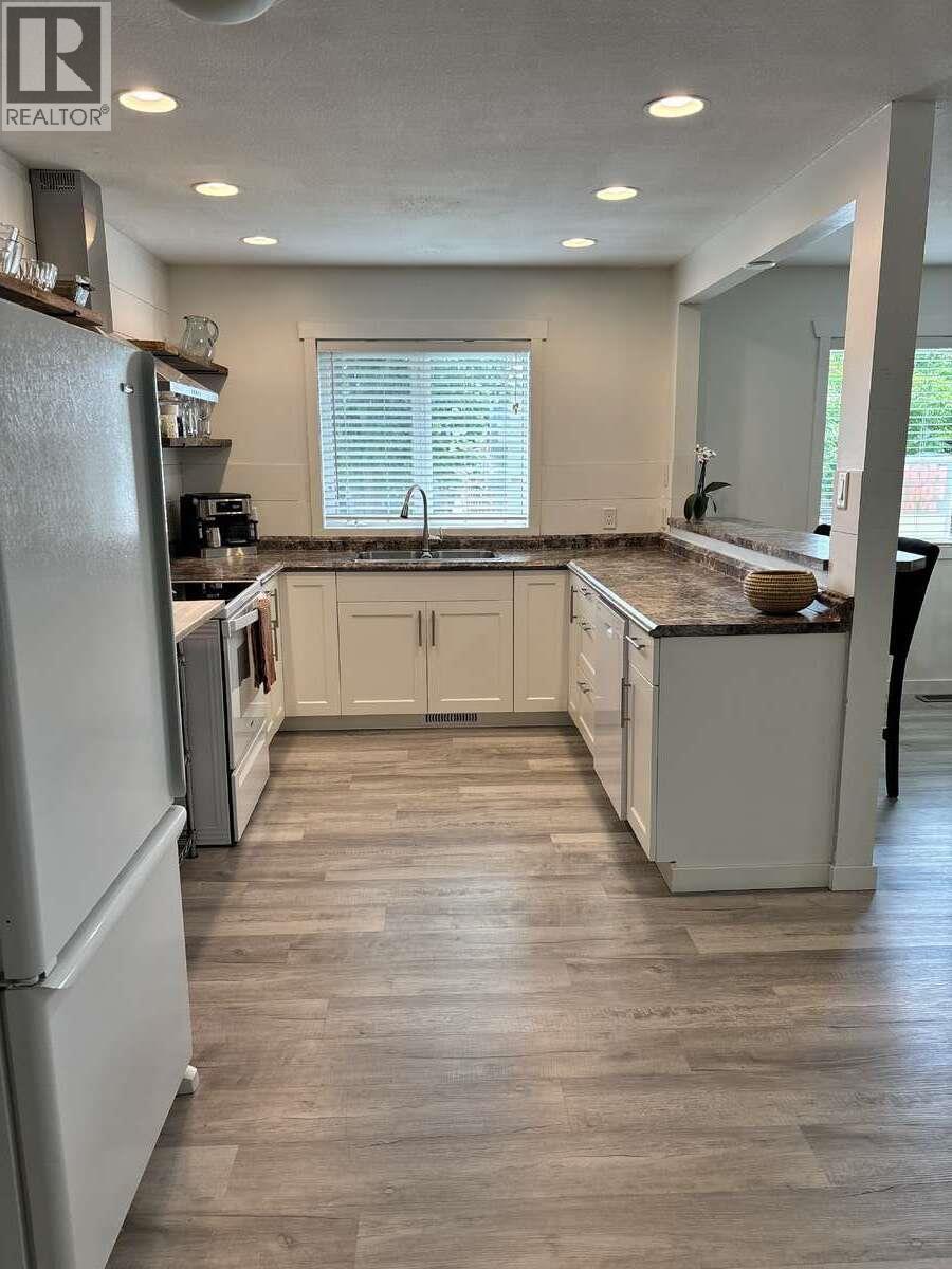 453 Alexander Avenue - 10
