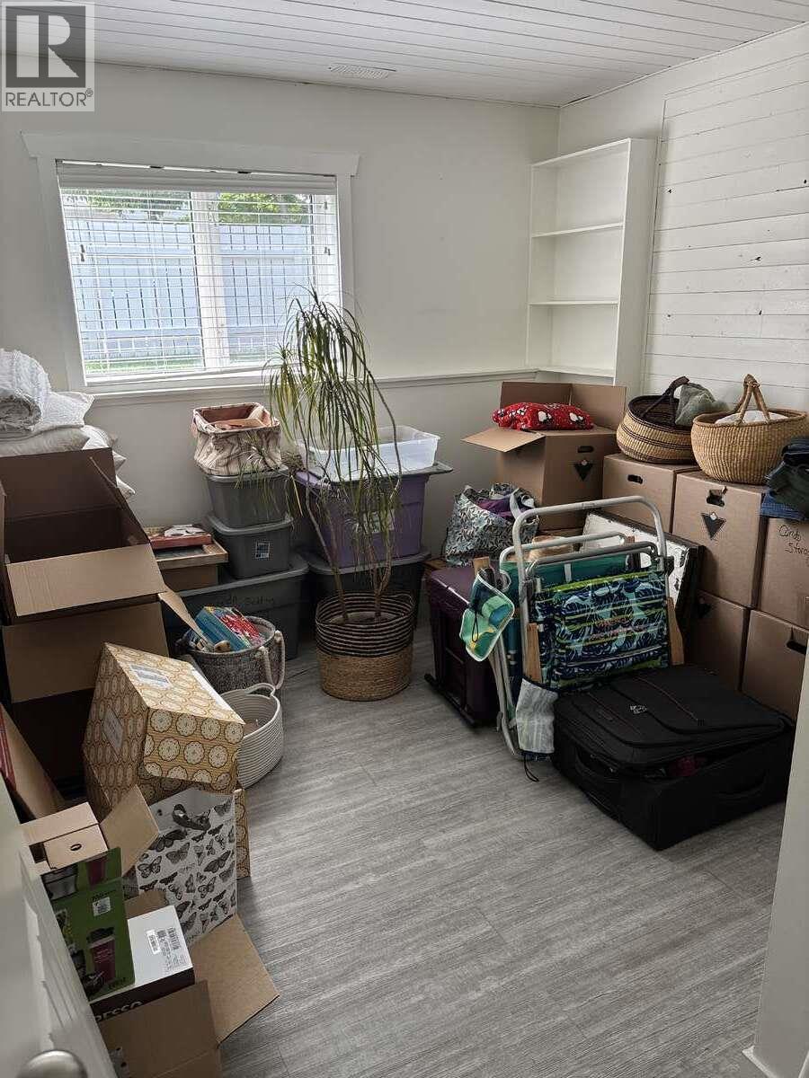 453 Alexander Avenue - 35