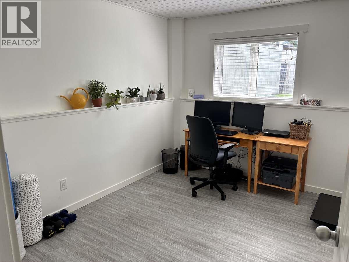 453 Alexander Avenue - 39