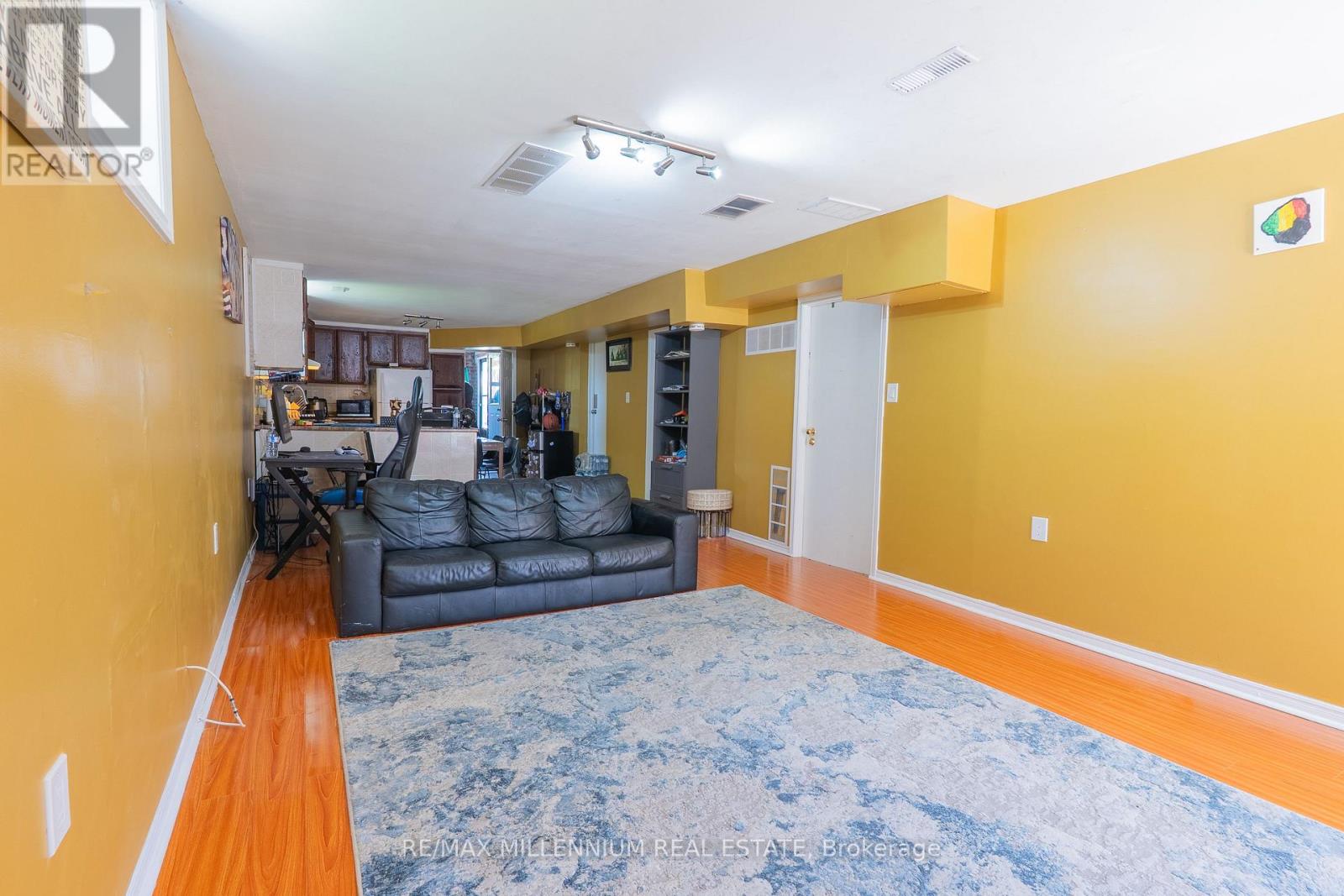 29 MAJOR OAKS DRIVE - 25