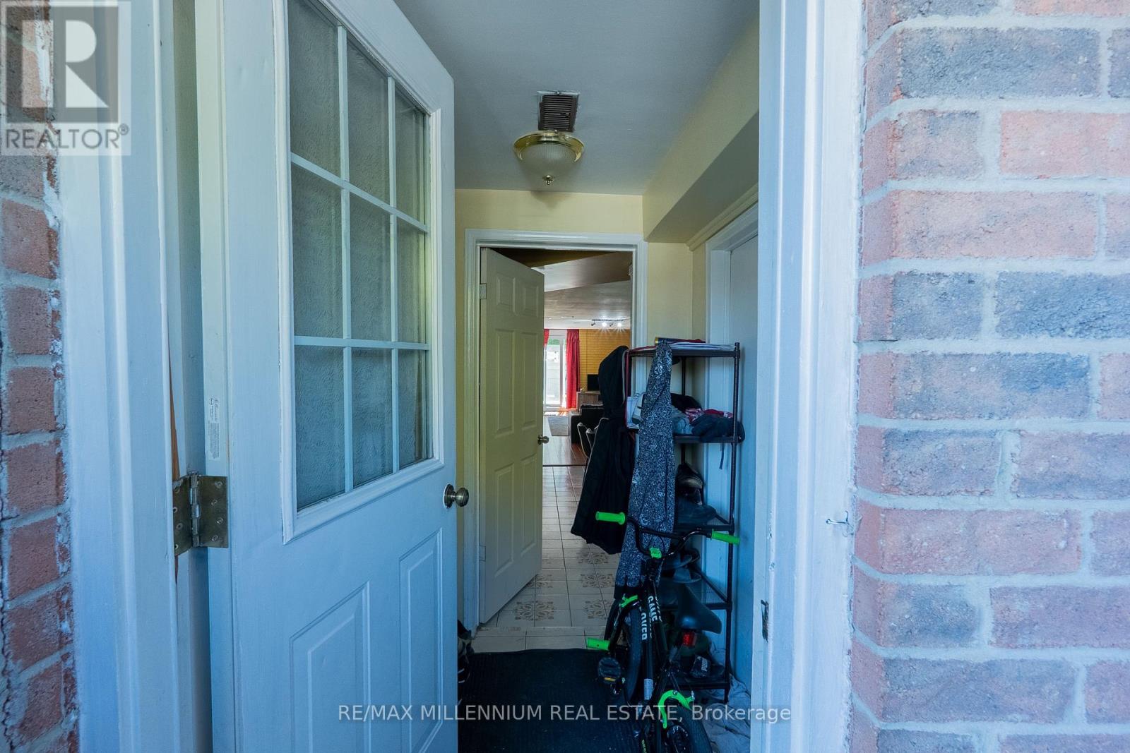 29 MAJOR OAKS DRIVE - 33