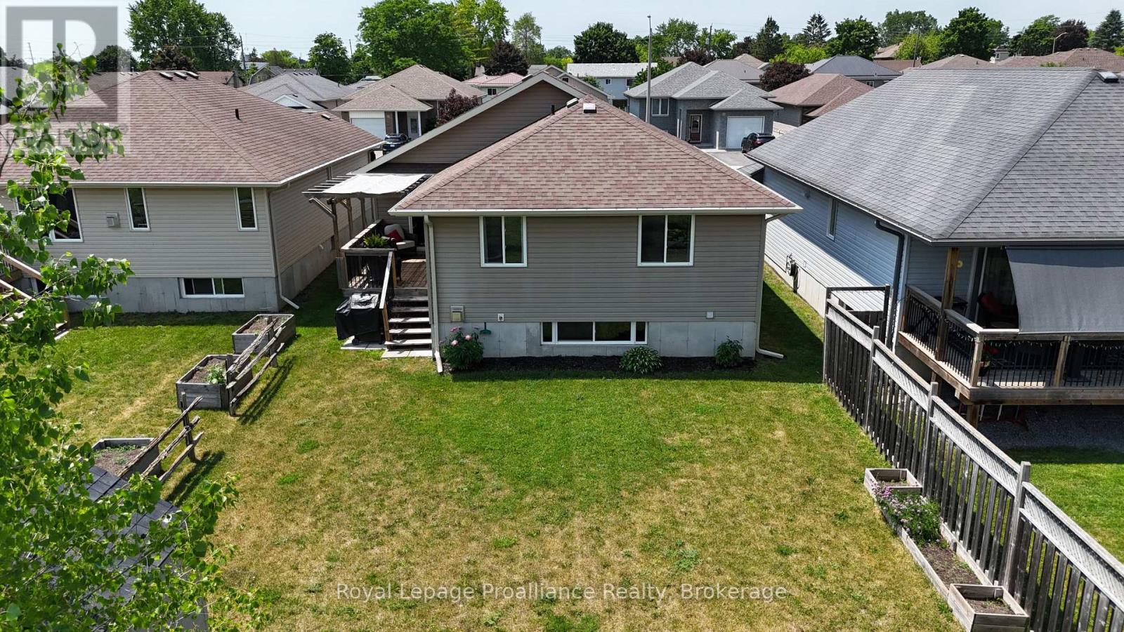 121 GREENHILL LANE - 31