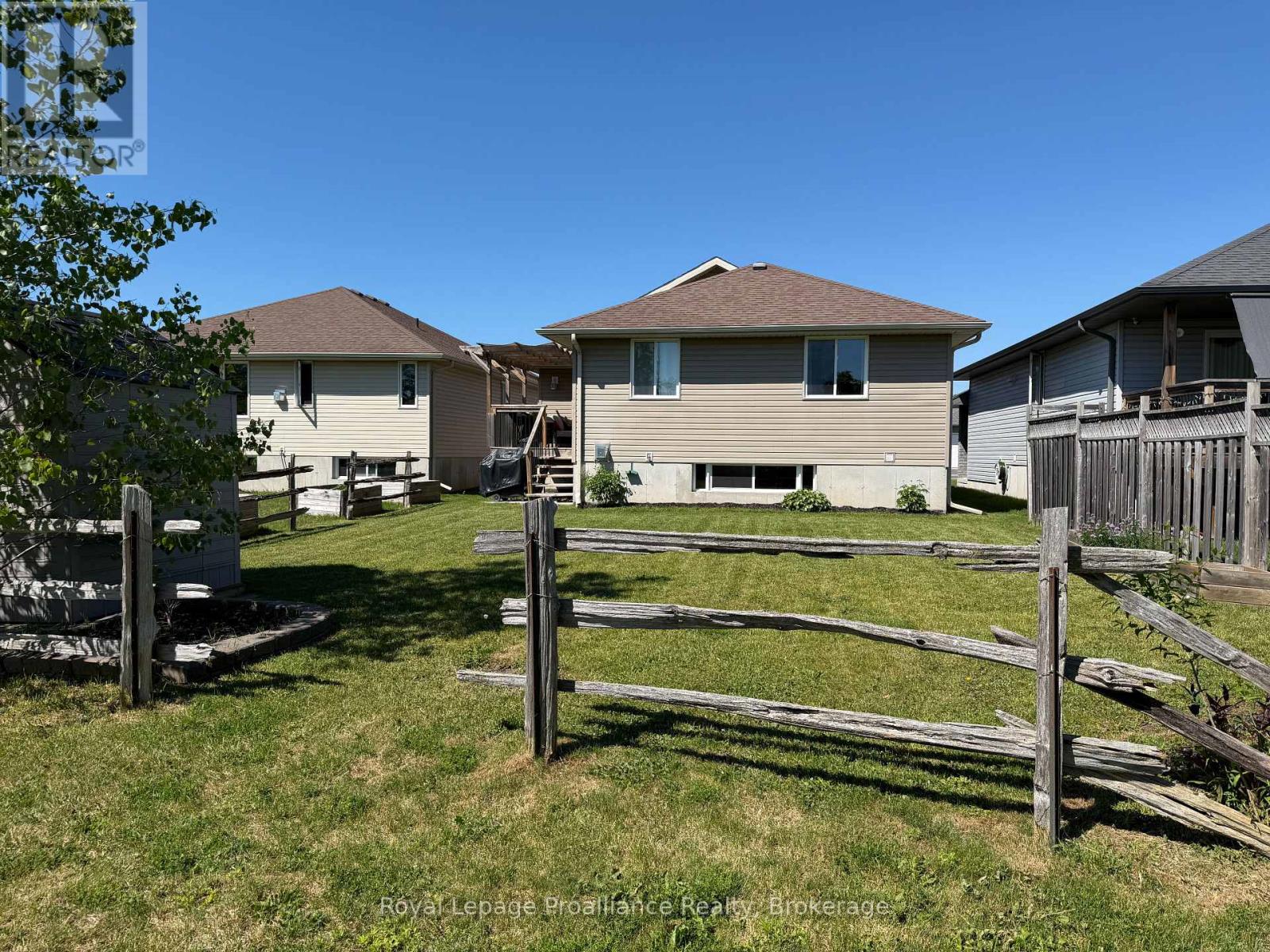 121 GREENHILL LANE - 34