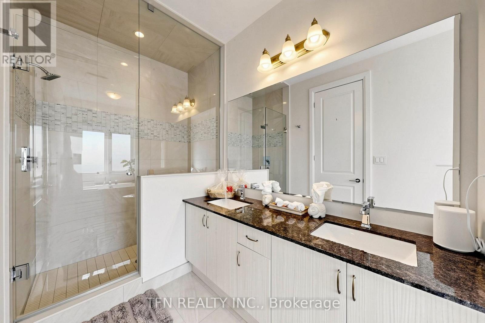 30 HESPERUS ROAD - 18