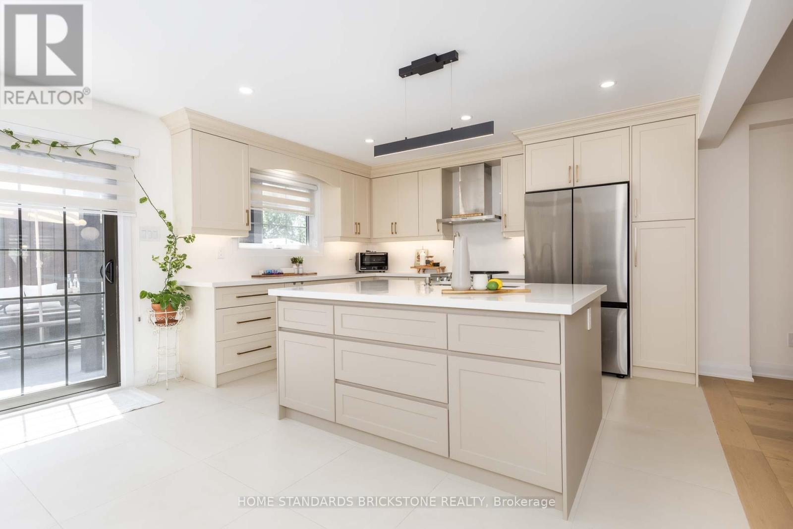 139 PINEWOOD DRIVE - 17