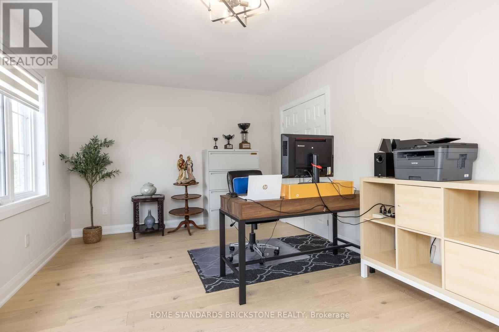 139 PINEWOOD DRIVE - 37
