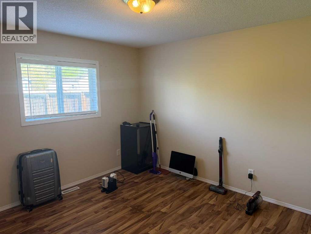 5305 45 Street — photo 11
