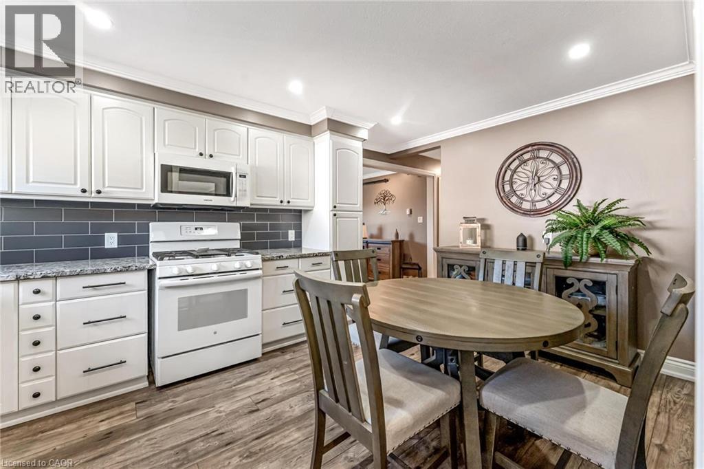 9924 DICKENSON Road W - 10