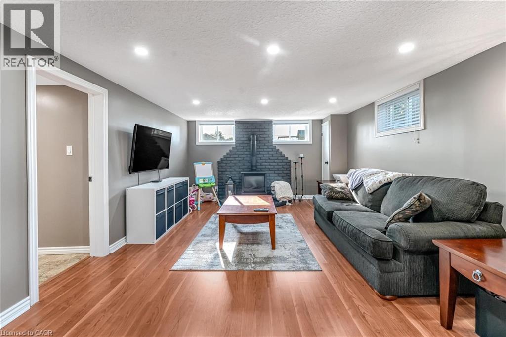 9924 DICKENSON Road W - 19