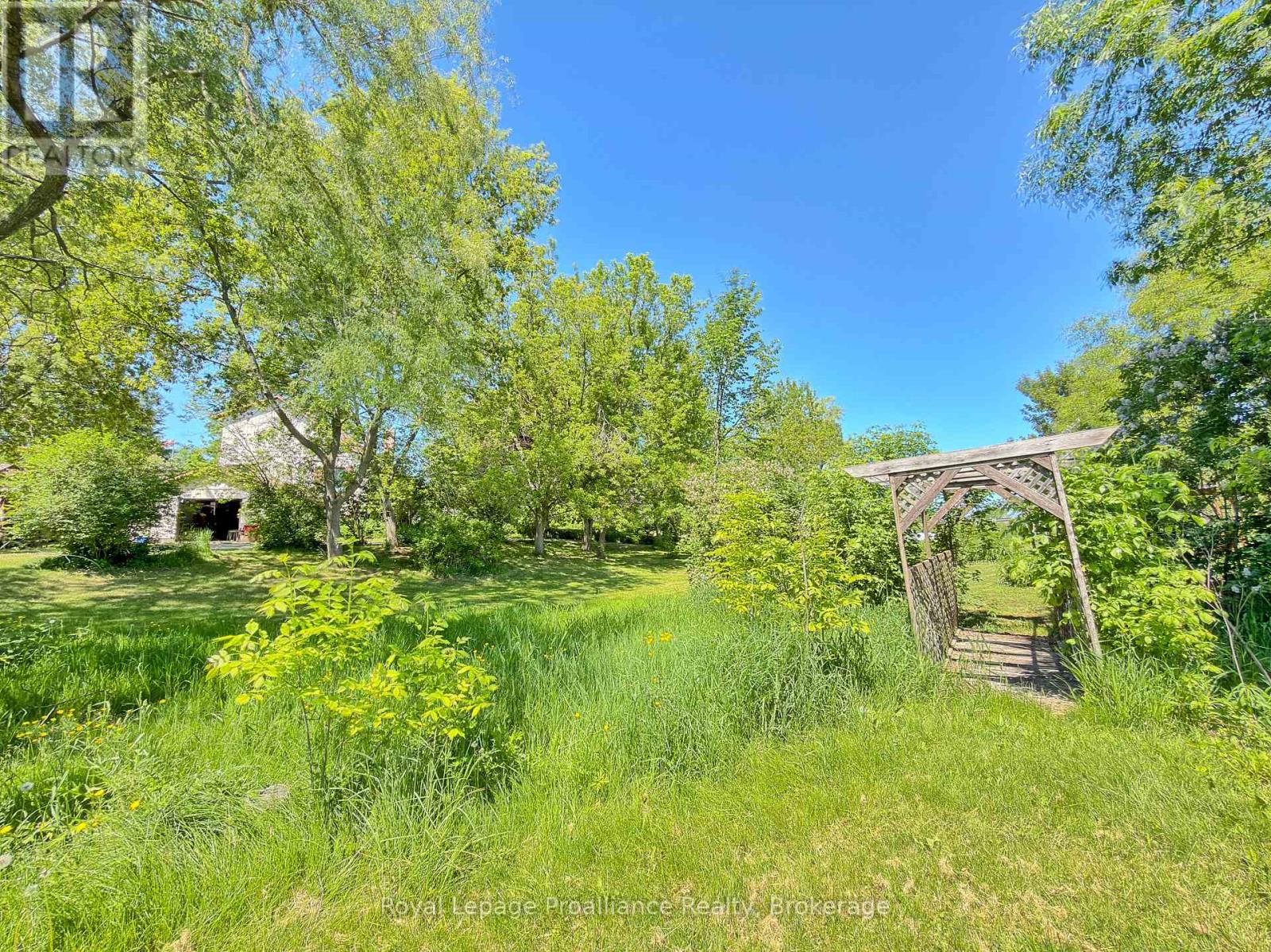 144 WELLINGTON STREET - 41