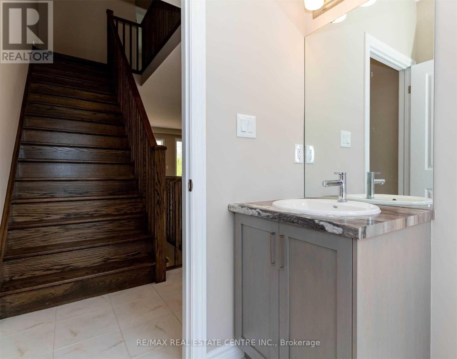 #17 445 ONTARIO STREET - 13