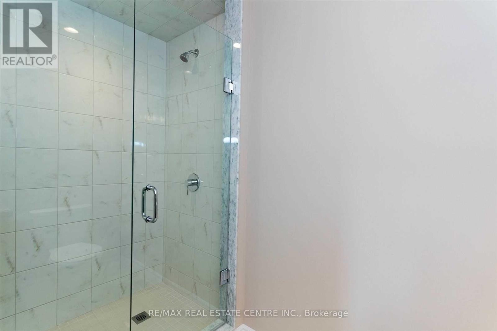 #17 445 ONTARIO STREET - 18