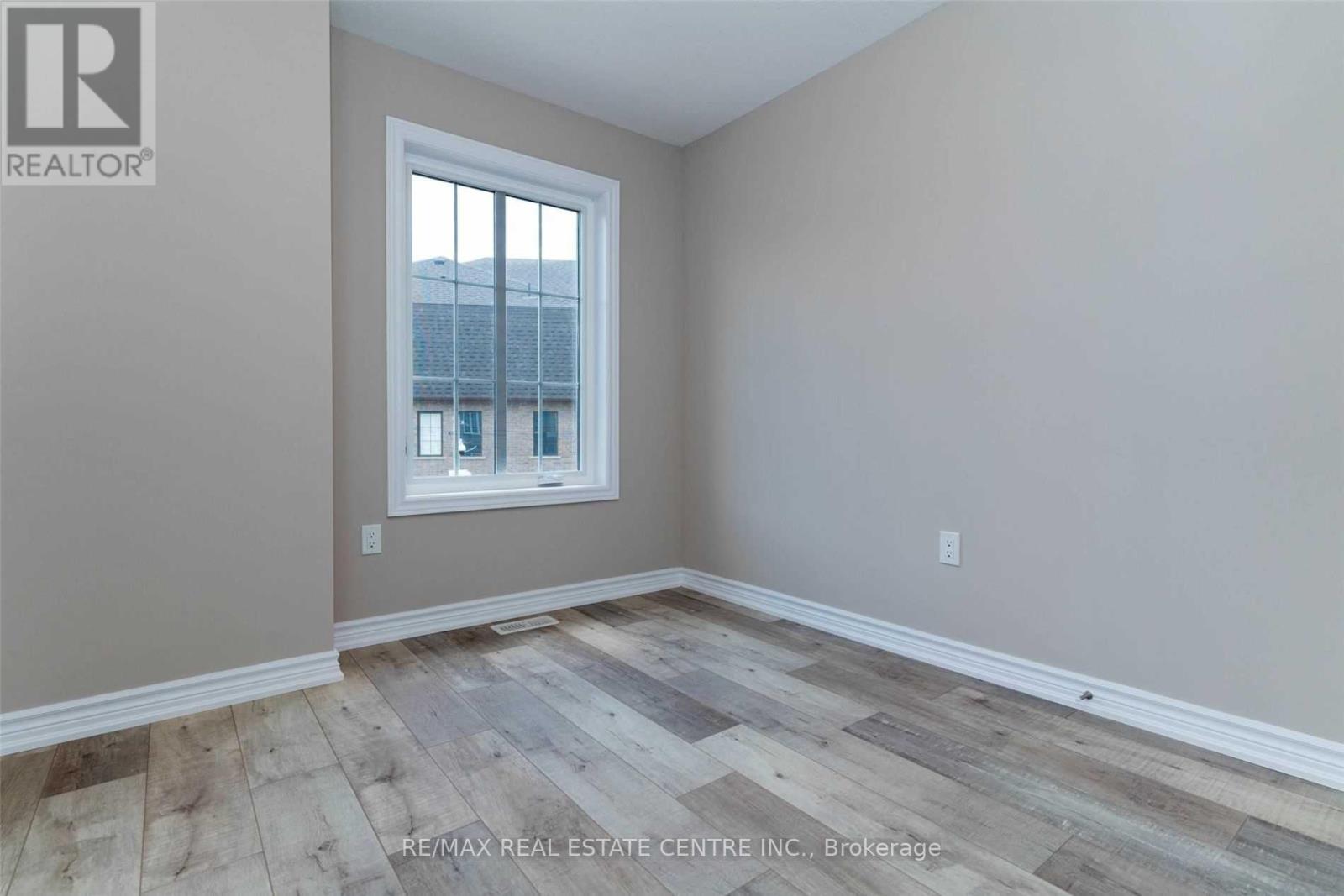 #17 445 ONTARIO STREET - 22