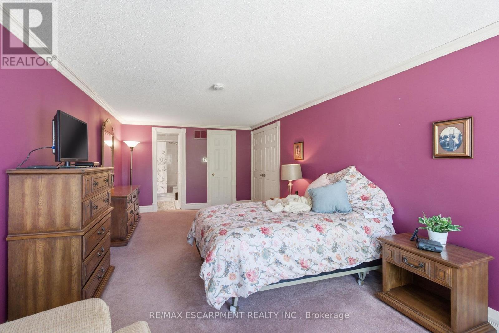 2136 WINDING WAY - 25