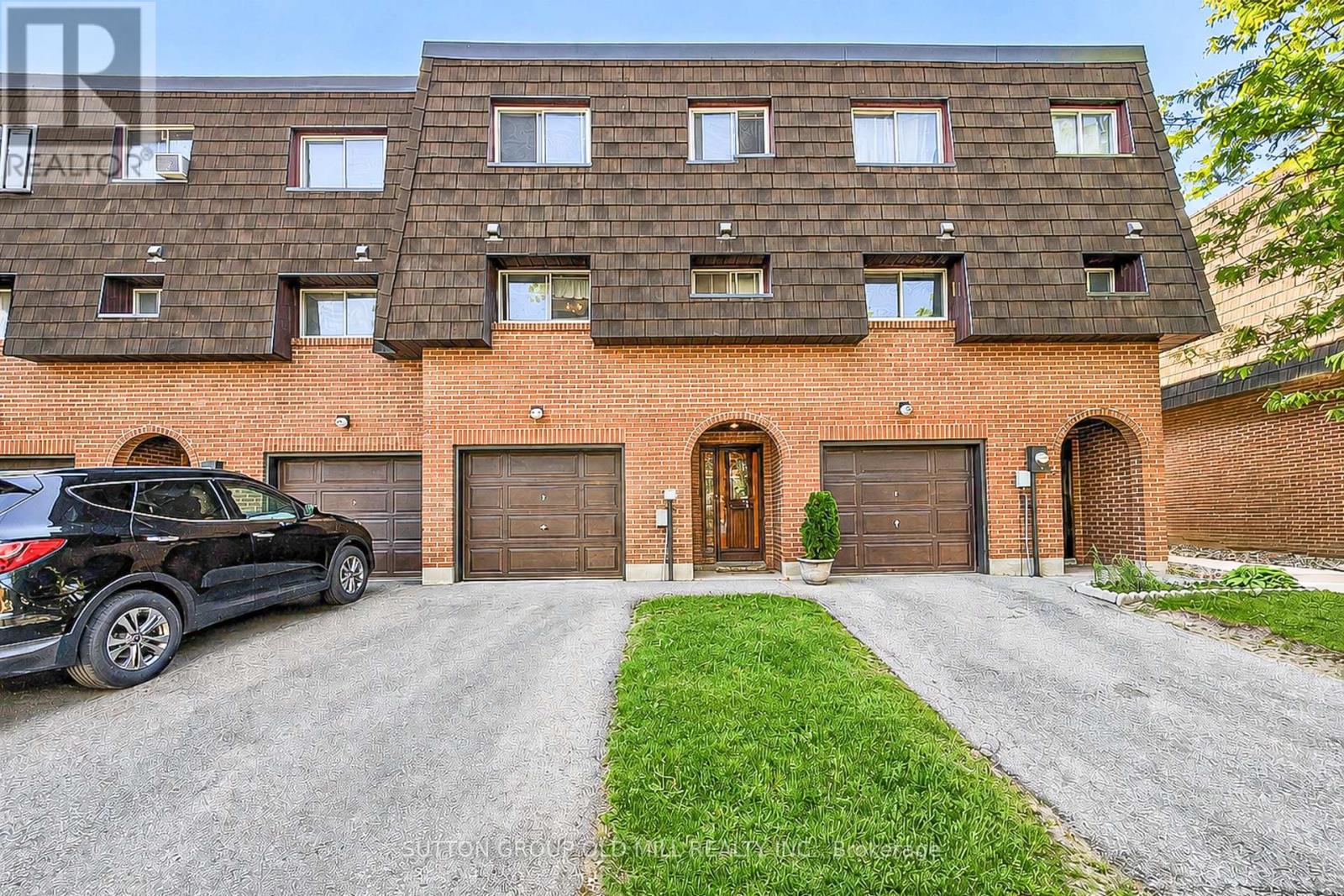 96 DARRAS COURT - 1
