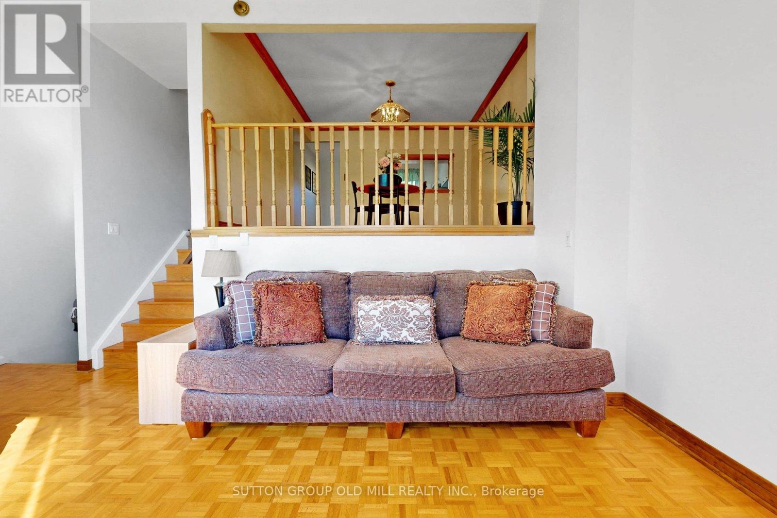 96 DARRAS COURT - 10