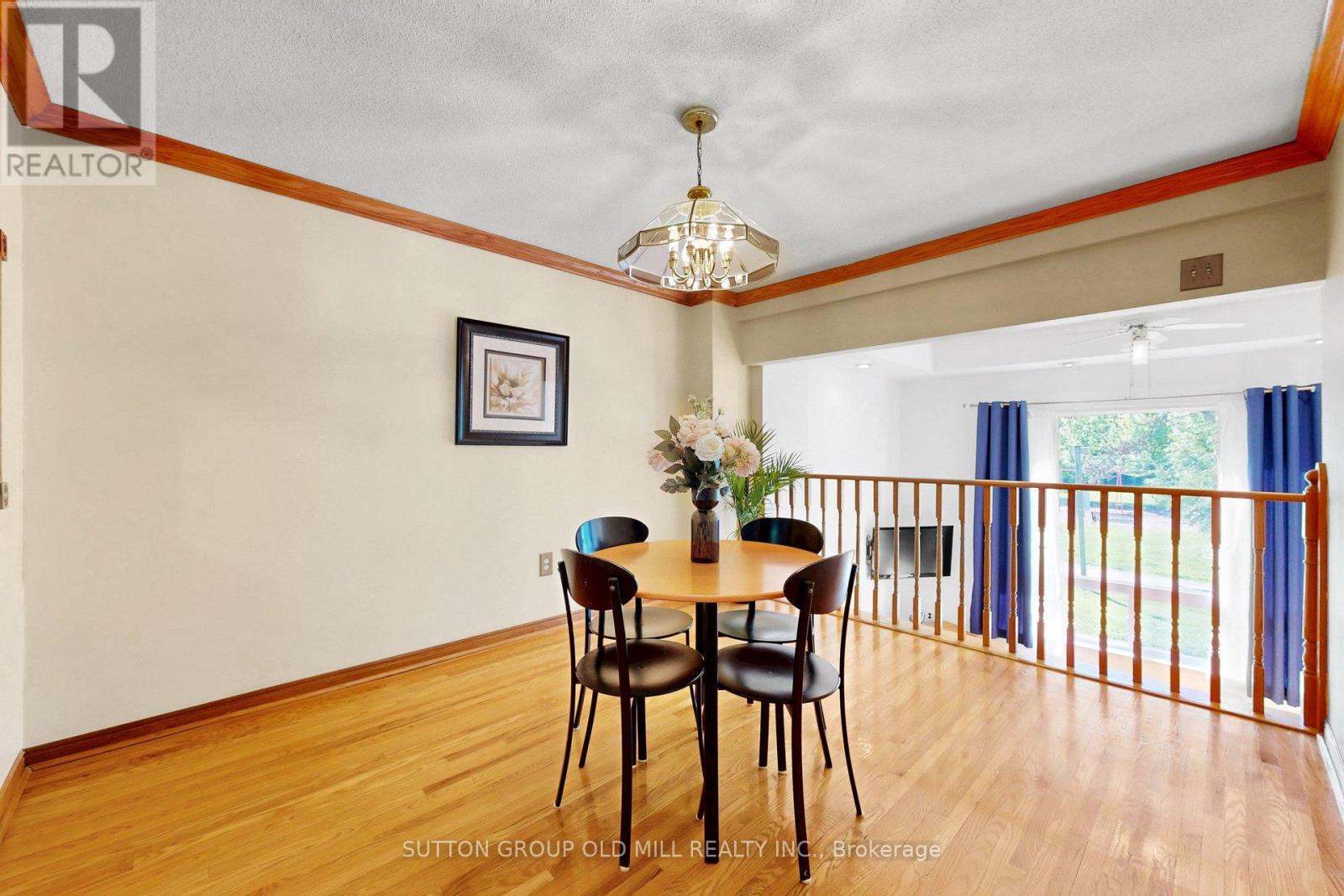 96 DARRAS COURT - 12