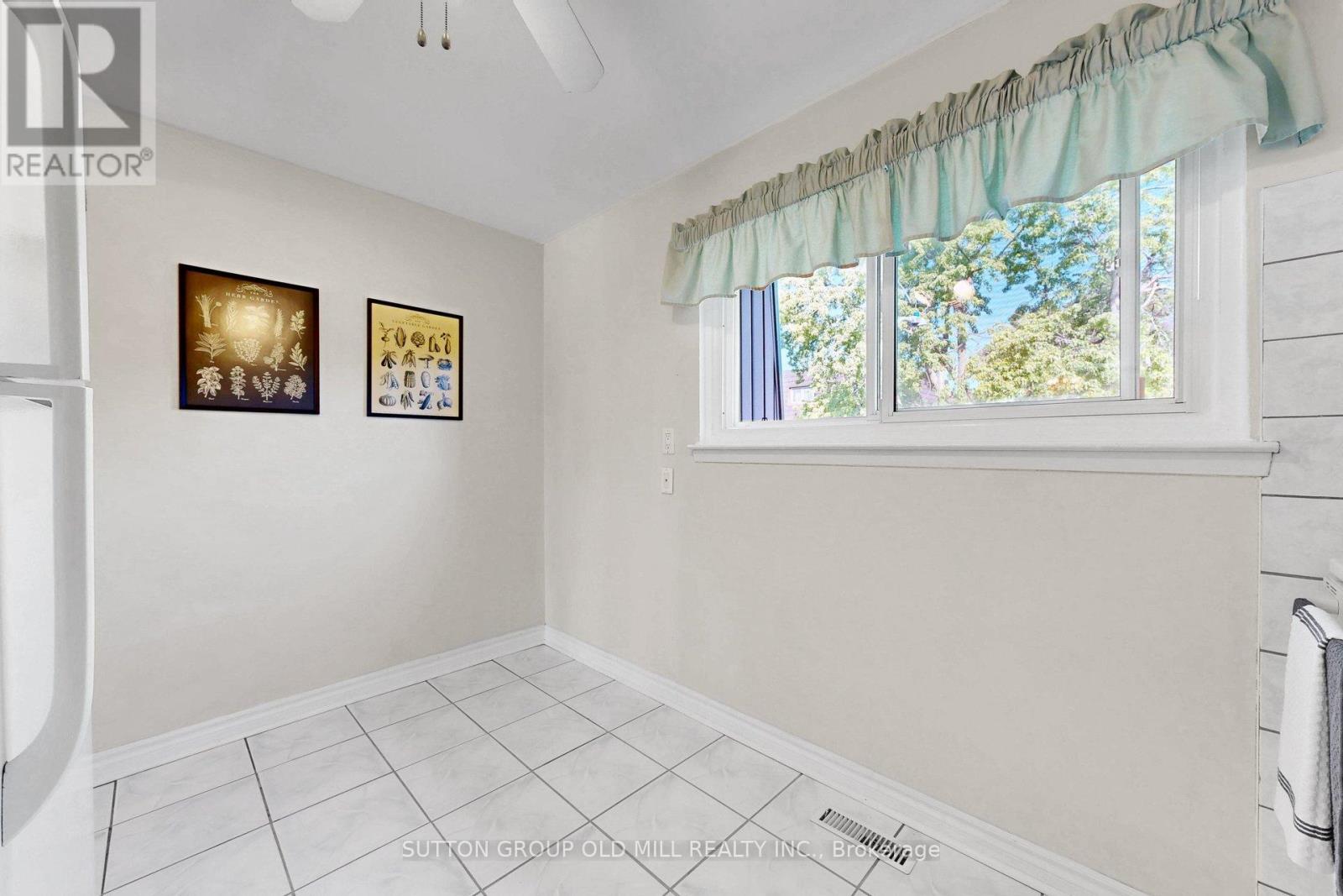 96 DARRAS COURT - 20