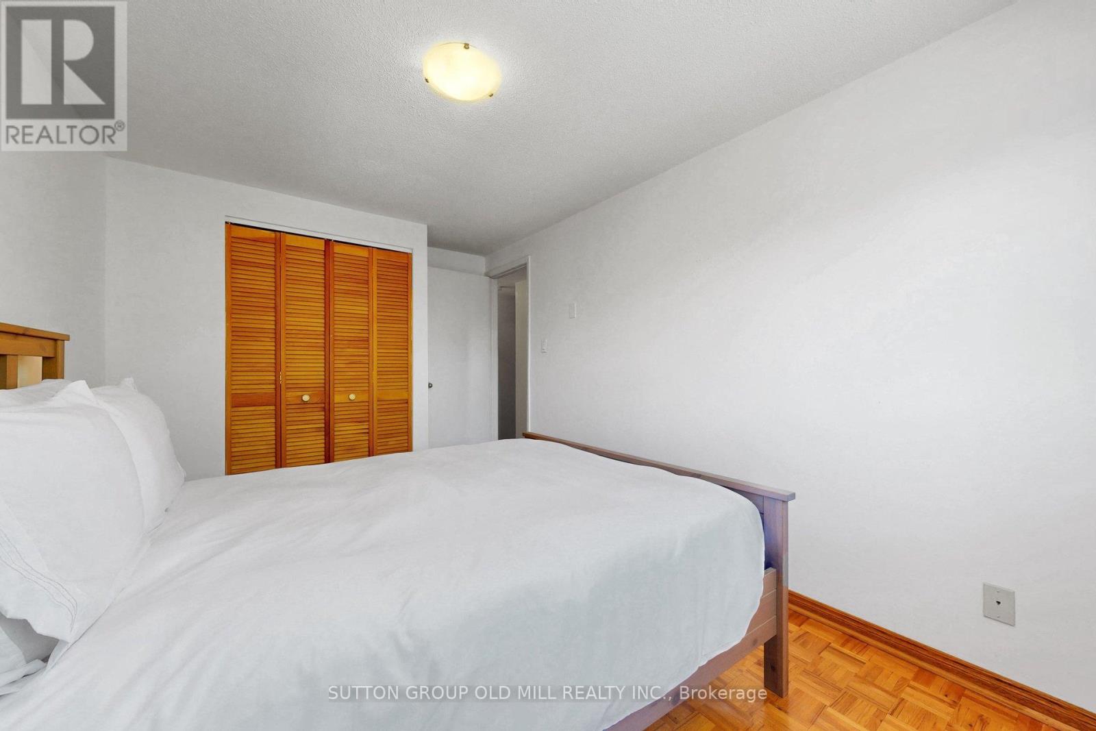 96 DARRAS COURT - 27