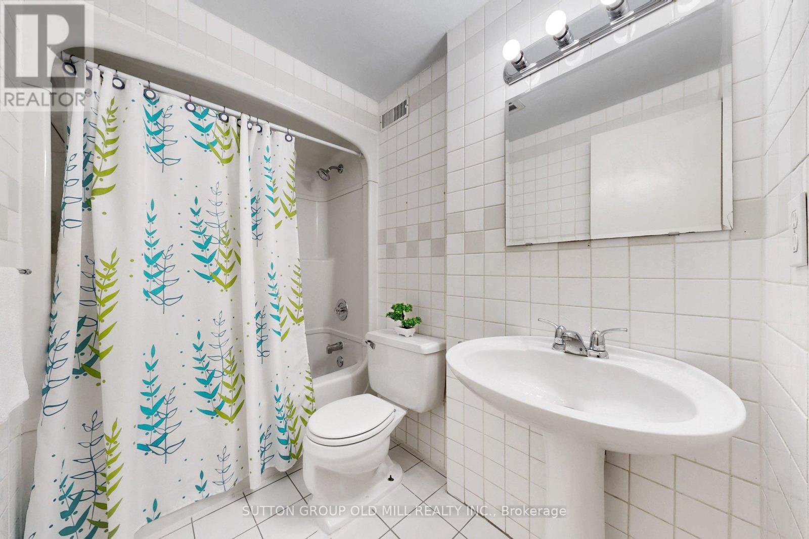 96 DARRAS COURT - 28