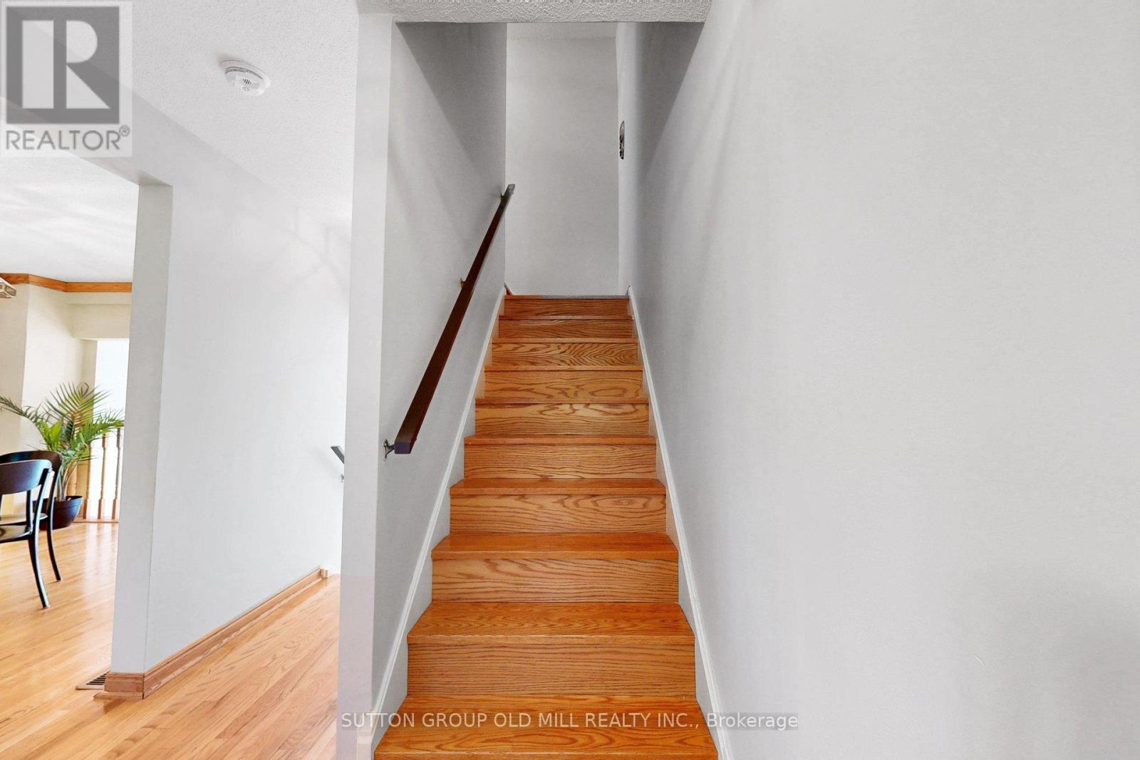 96 DARRAS COURT - 31