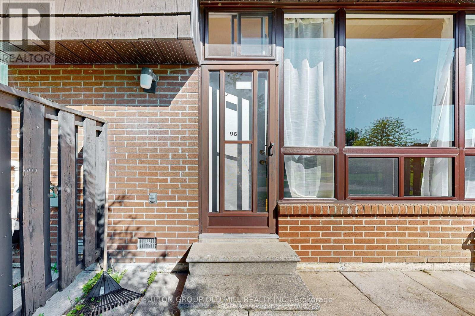 96 DARRAS COURT - 37