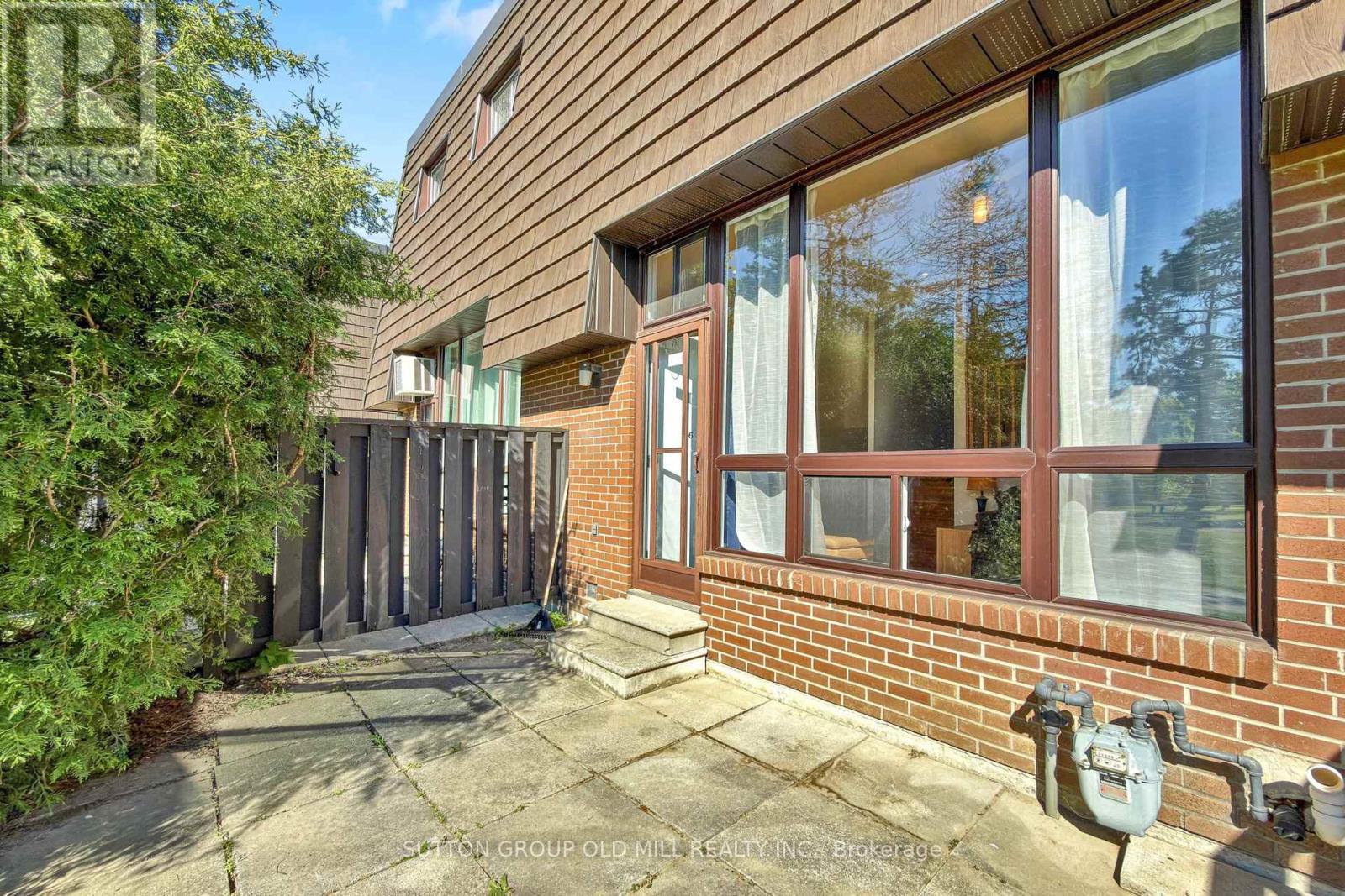 96 DARRAS COURT - 38