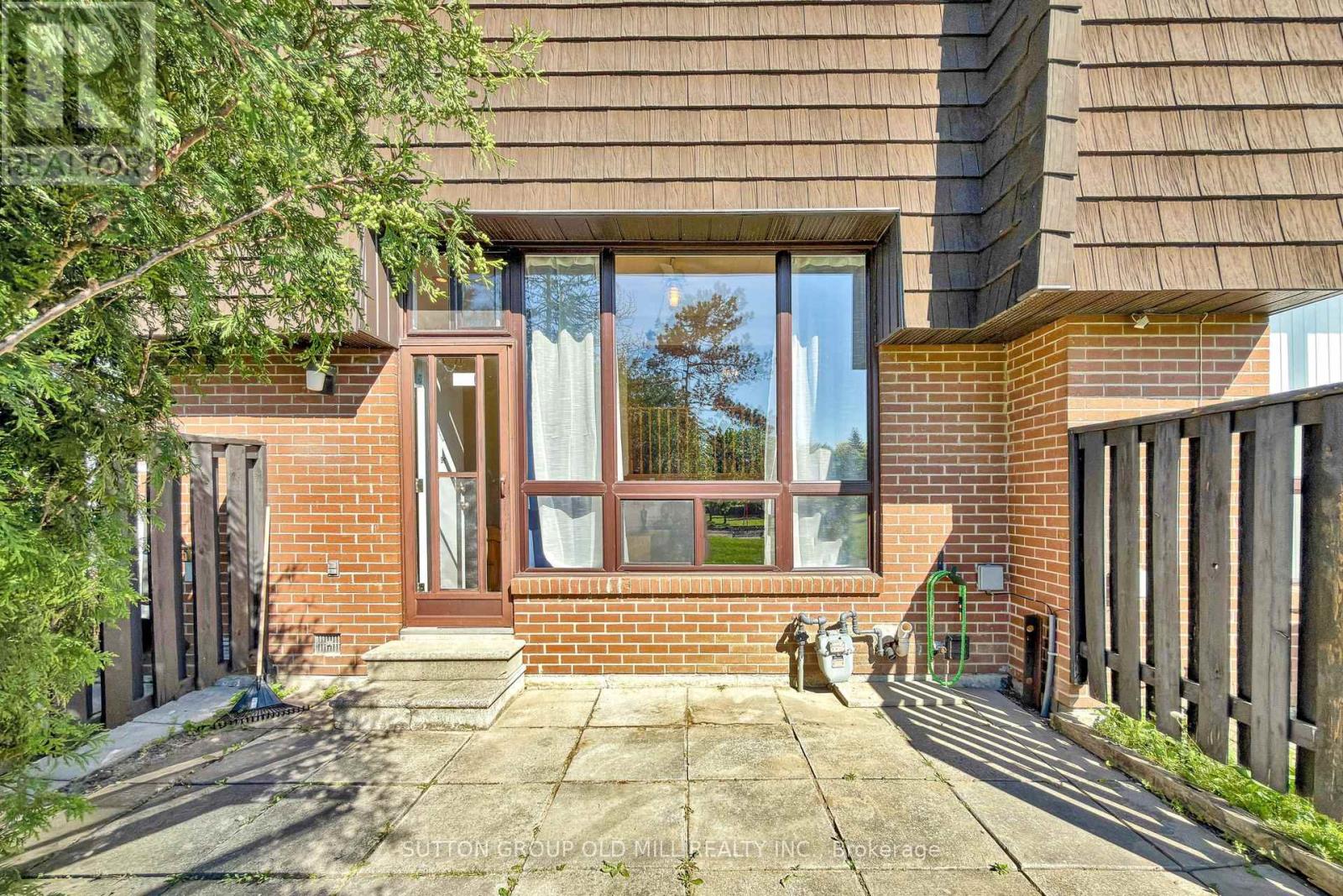 96 DARRAS COURT - 39