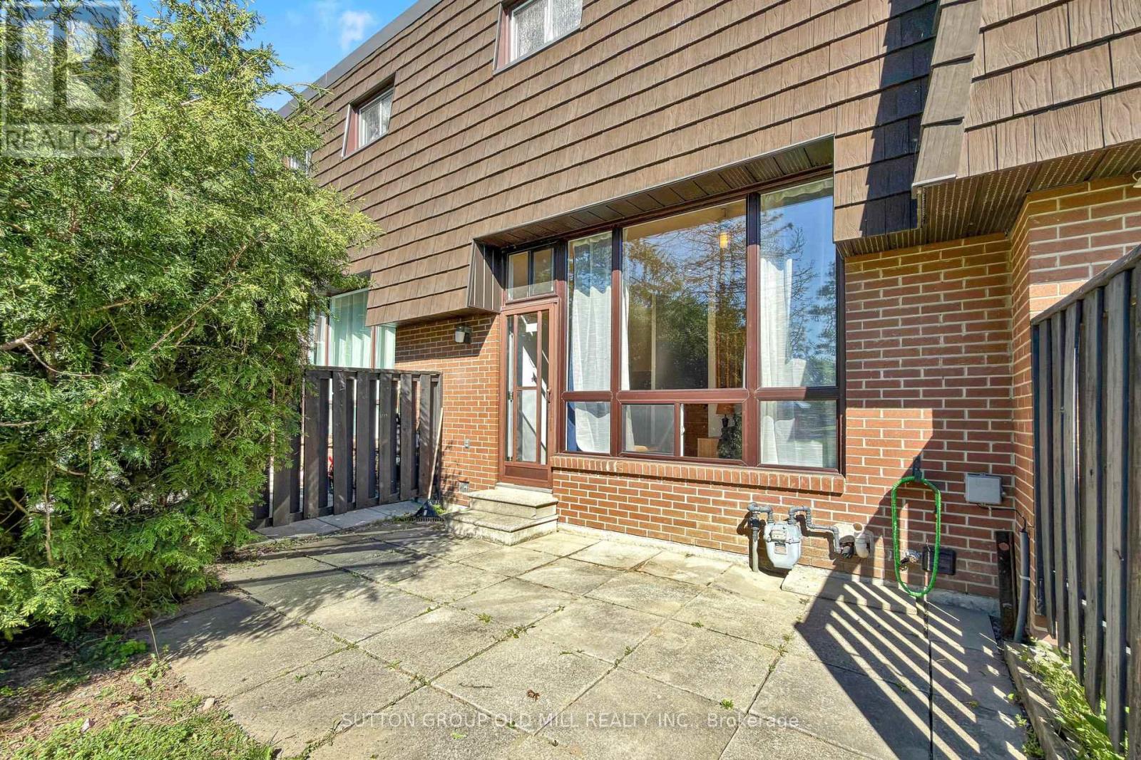 96 DARRAS COURT - 40