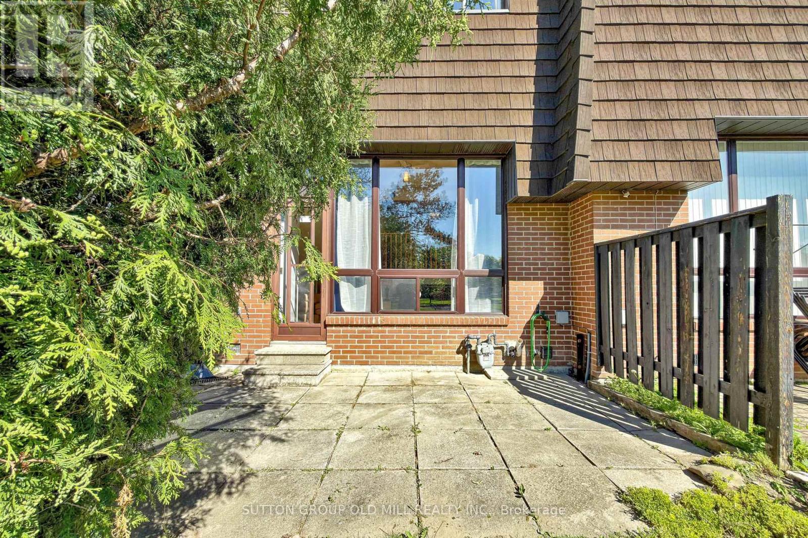 96 DARRAS COURT - 43