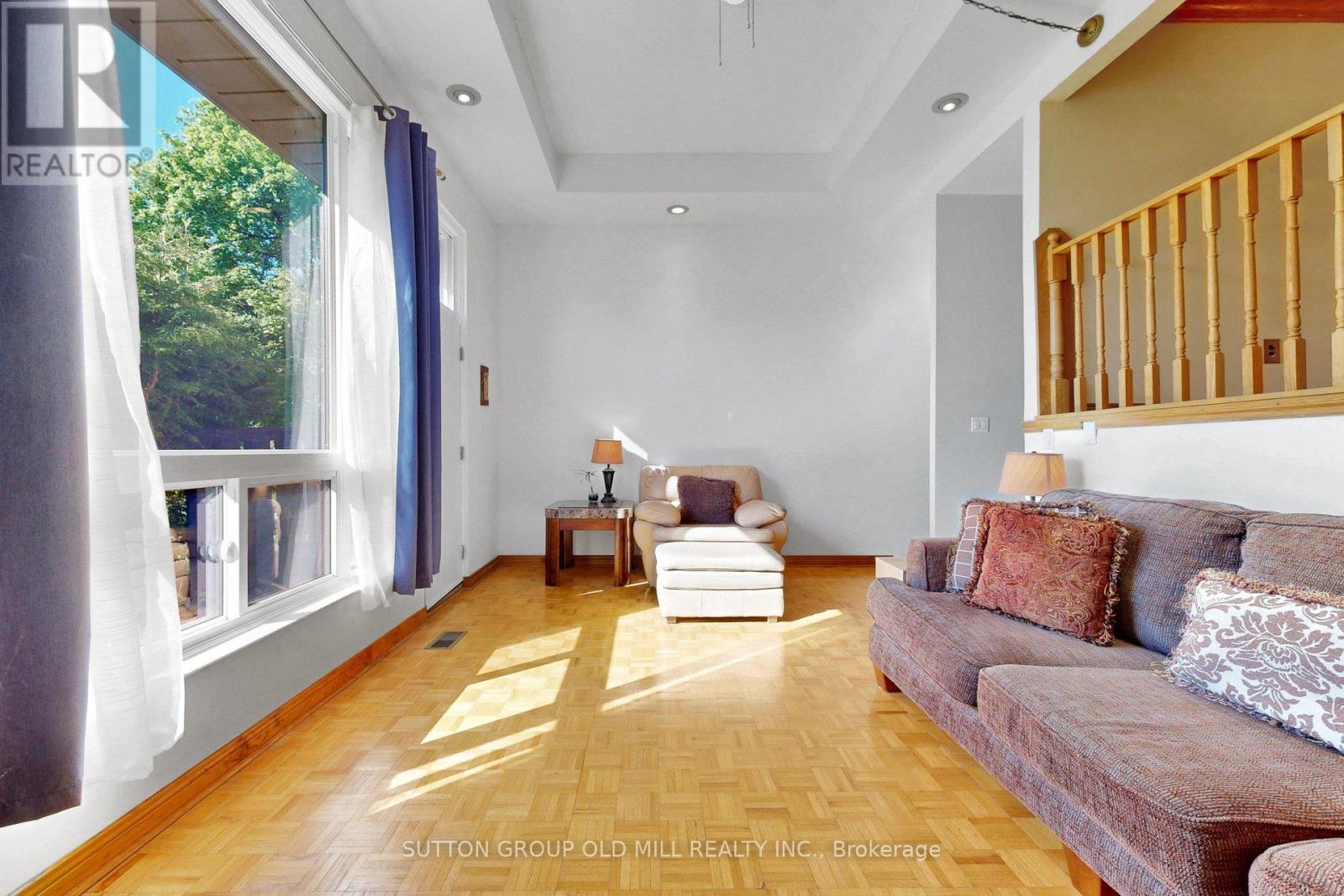 96 DARRAS COURT - 7