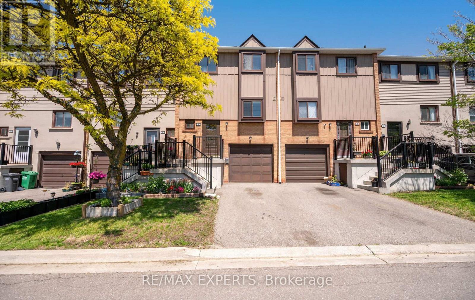 5 MOREGATE CRESCENT - 1