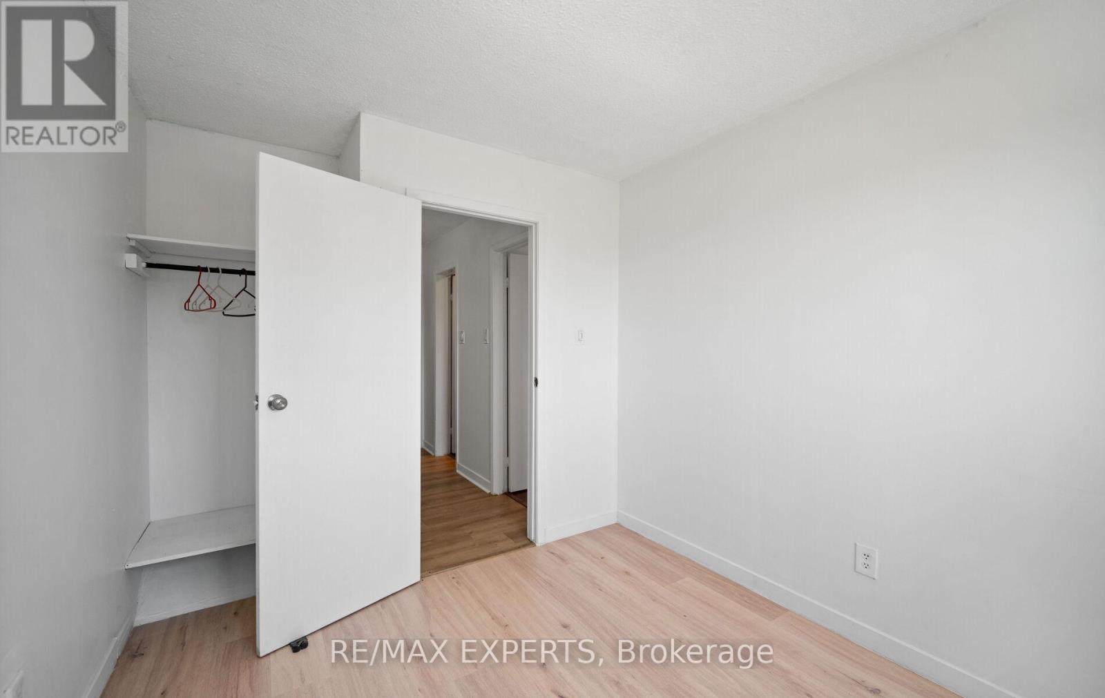 5 MOREGATE CRESCENT - 27