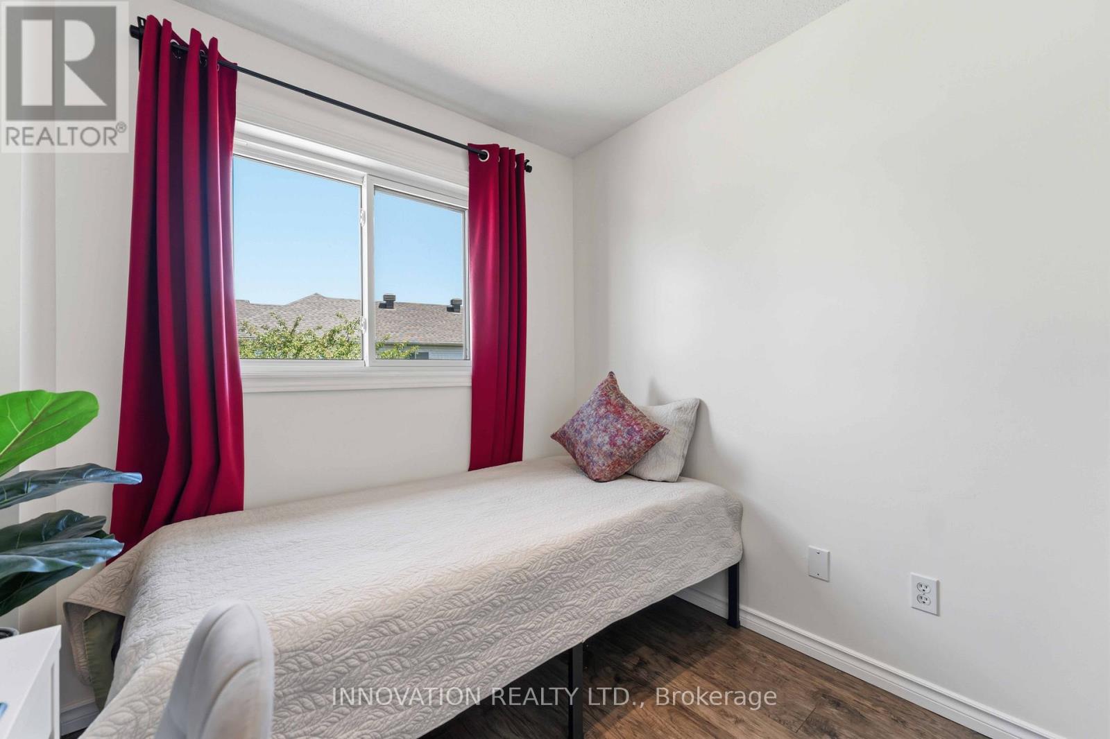 5 HARRINGTON COURT - 33
