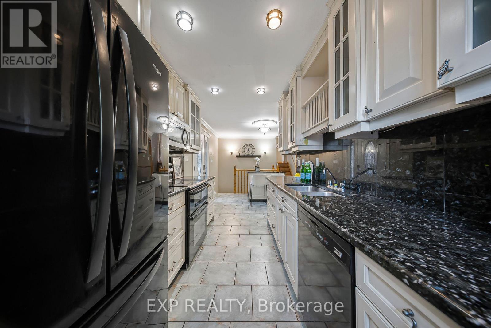 124 DUNSMERE DRIVE - 11