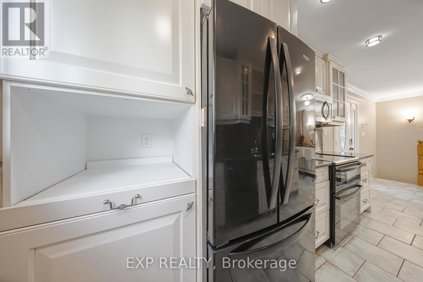 124 DUNSMERE DRIVE - 12