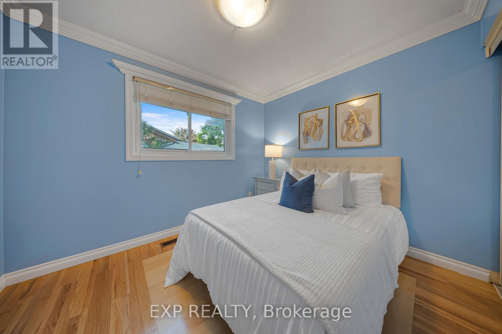 124 DUNSMERE DRIVE - 18