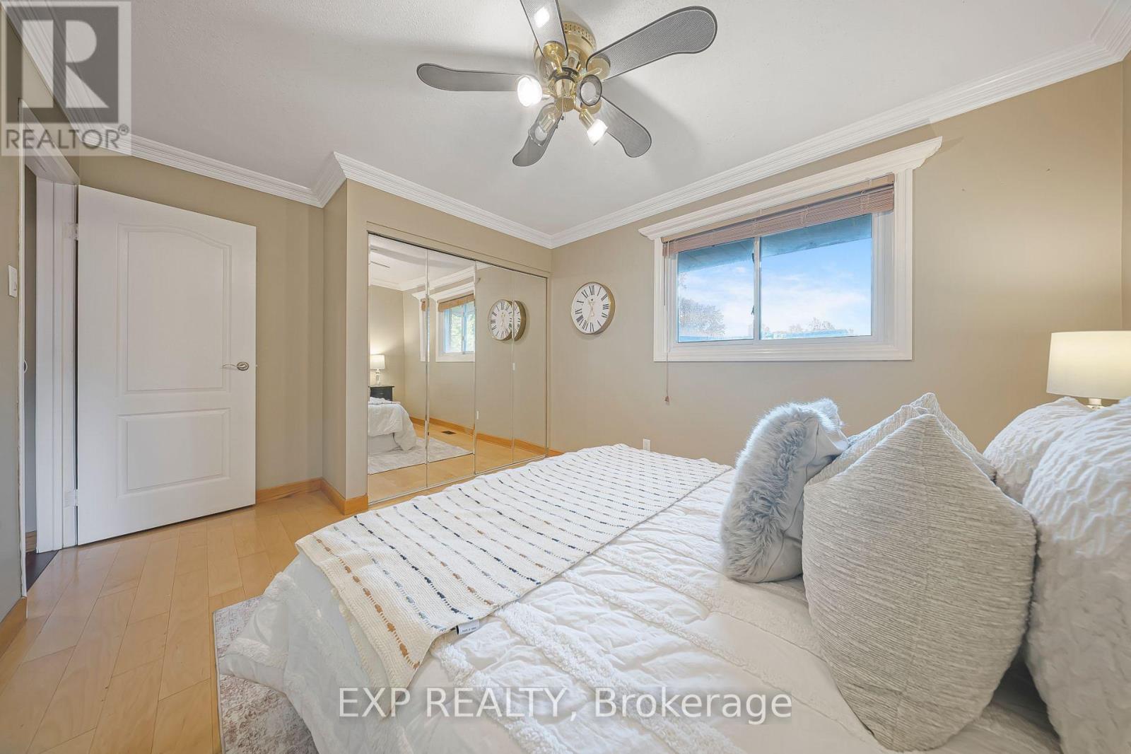 124 DUNSMERE DRIVE - 22