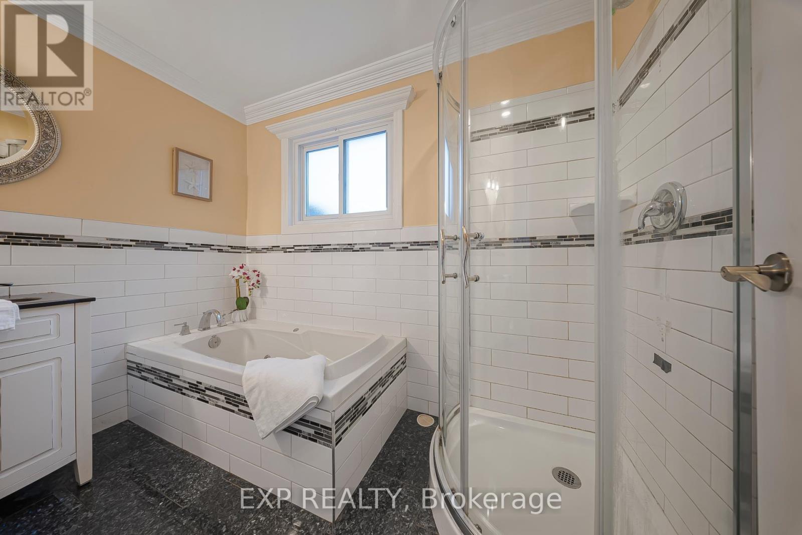 124 DUNSMERE DRIVE - 25