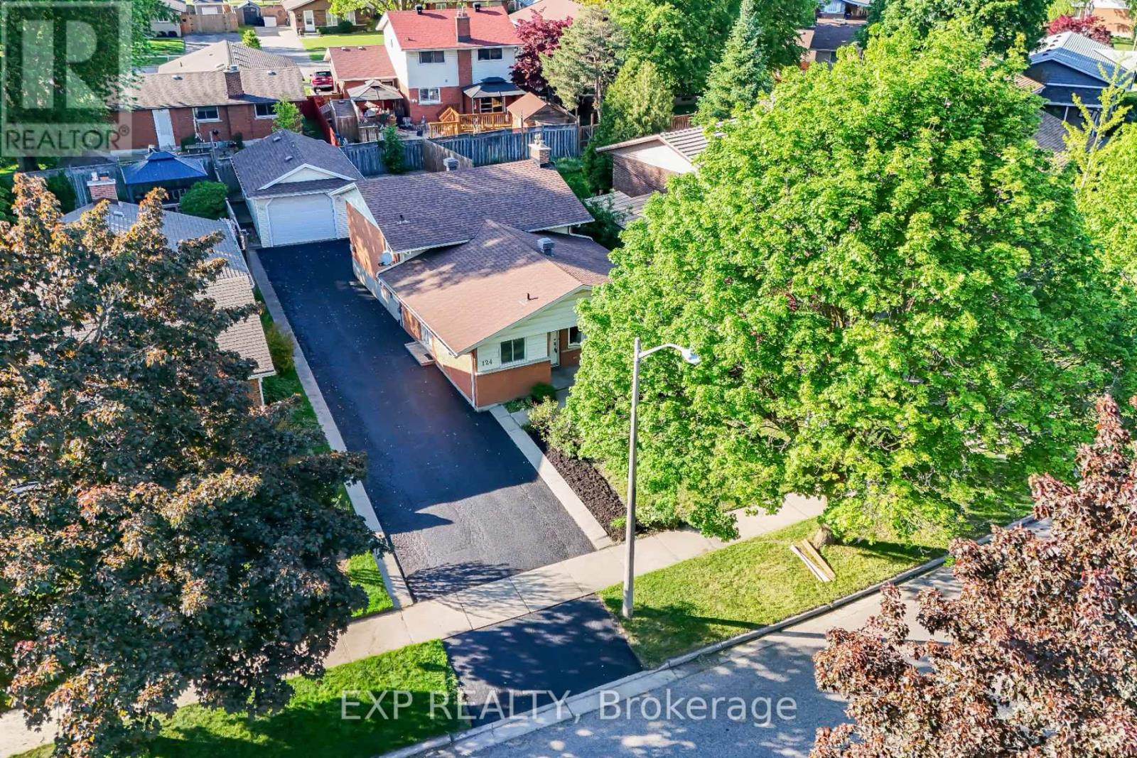 124 DUNSMERE DRIVE - 40