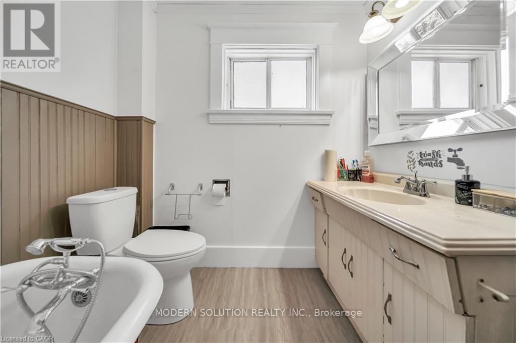 457 DAVIS STREET - 17