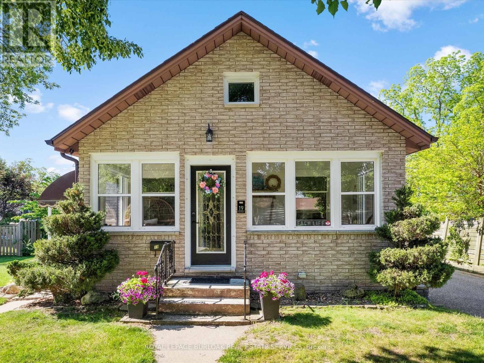 19 ELM STREET - Image 2