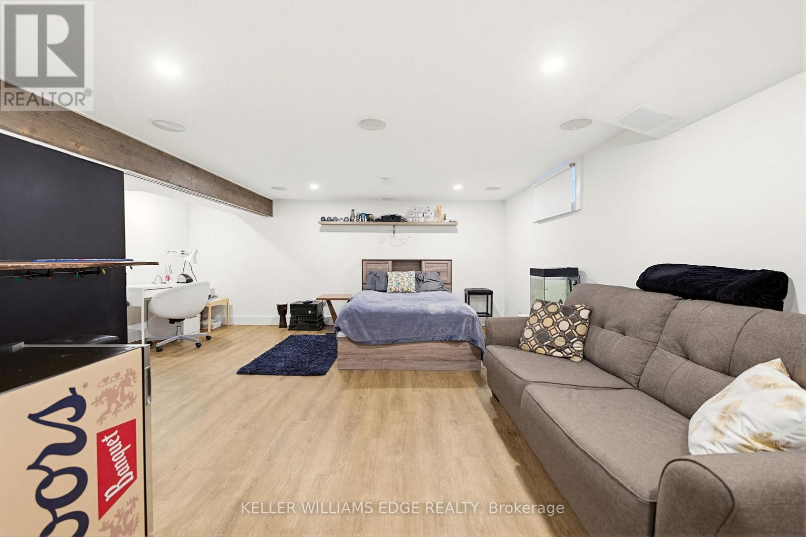 #7 161 BERKINDALE DRIVE - 18