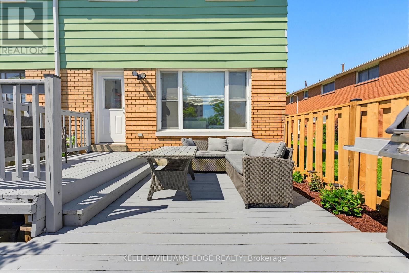 #7 161 BERKINDALE DRIVE - 25